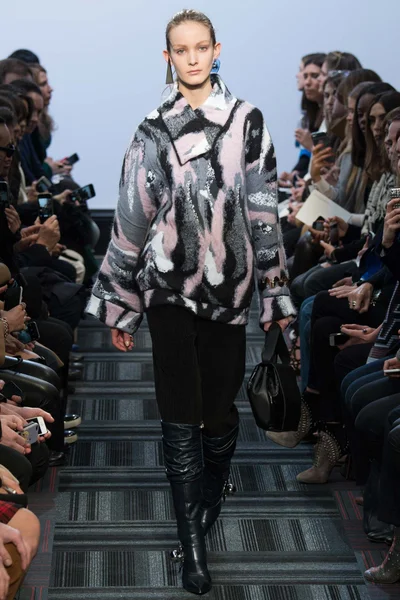 Look 11
